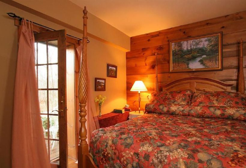 Chimney Hill Farm Bed & Breakfast 