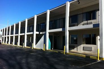 Motel Red Carpet Inn & Suites Danville