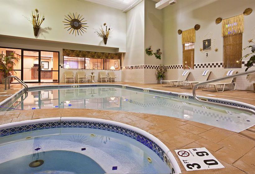 Hotel Holiday Inn Express Cleveland Airport Brookpark  