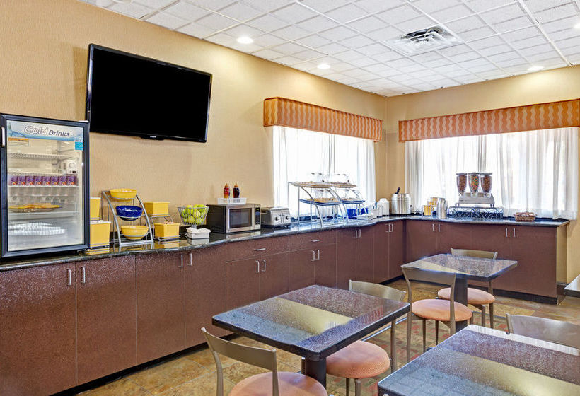 Hotel Days Inn Charleston East  | Charleston | West Virginia | United States 3