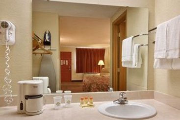 Hotel Days Inn & Suites Bentonville  | Bentonville | Arkansas | United States 3