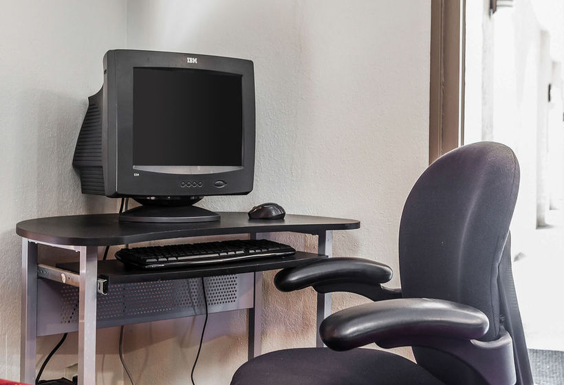 Hotel Econo Lodge Urbandale  | Urbandale | Iowa | United States 1