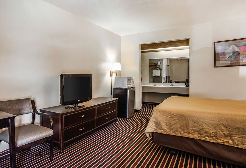 Hotel Econo Lodge Urbandale  | Urbandale | Iowa | United States 16