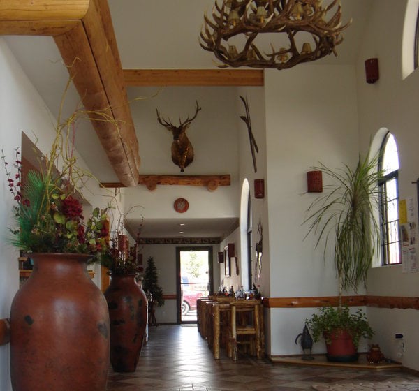 Hotel Gateway Inn & Suites 