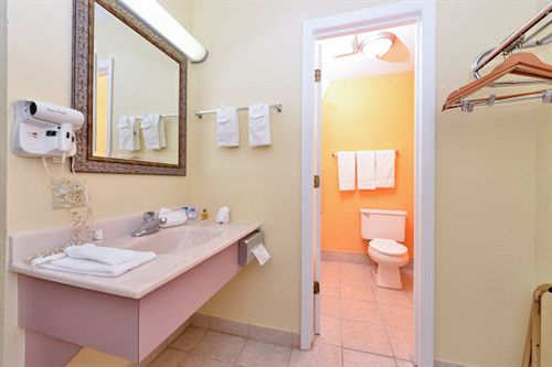 Hotel Days Inn Canton  | Canton | North Carolina | United States 16