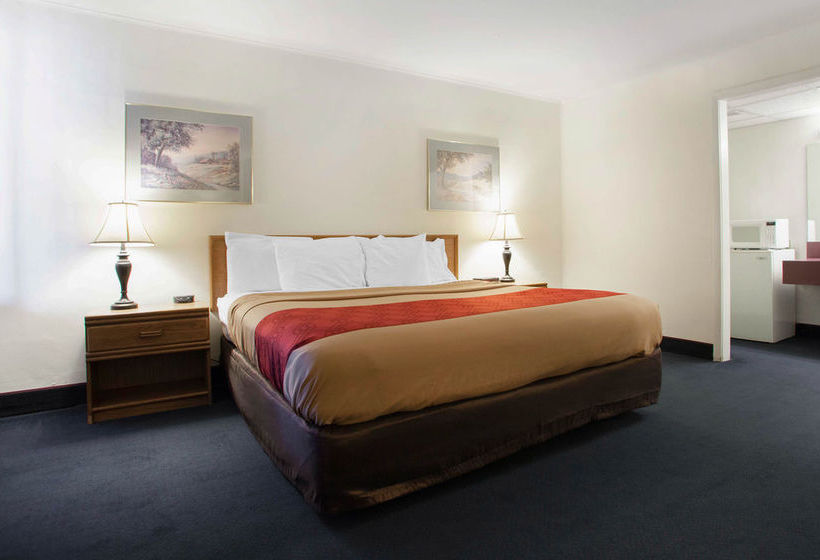 Hotel Econo Lodge  | Cameron | Missouri | United States 11