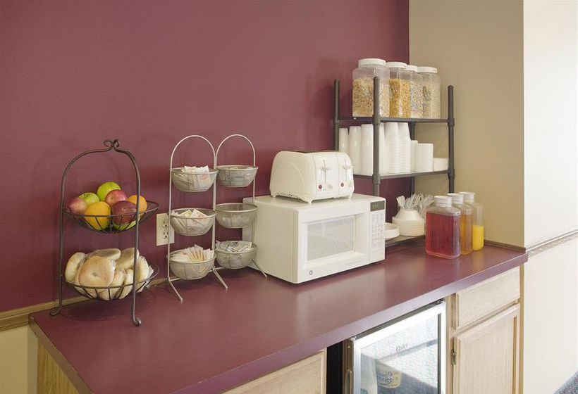 Hotel Americas Best Value Inn Gaylord  | Gaylord | Michigan | United States 8