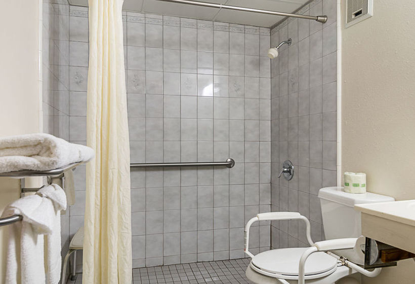 Hotel Econo Lodge Hays  | Hays | Kansas | United States 18