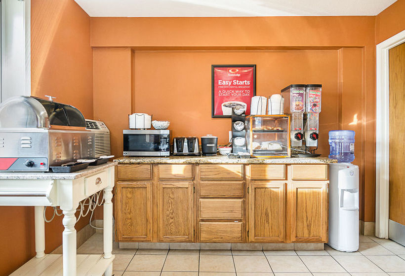 Hotel Econo Lodge Hays  | Hays | Kansas | United States 8