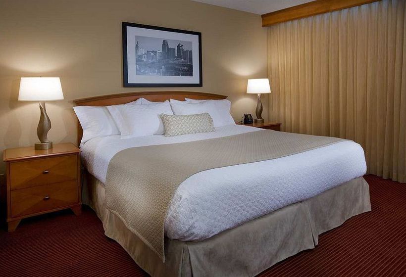 Hotel Embassy Suites Kansas City - International Airport  | Kansas City | Missouri | United States 1