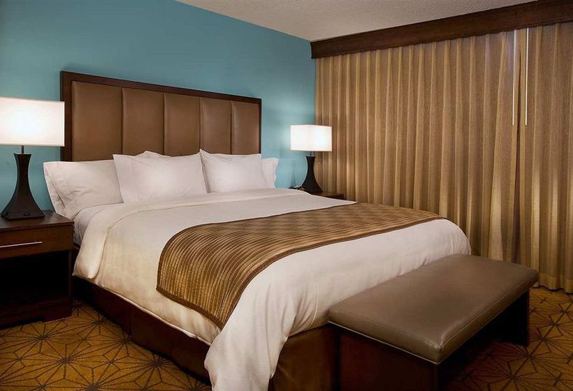 Hotel Embassy Suites Kansas City - International Airport  | Kansas City | Missouri | United States 16