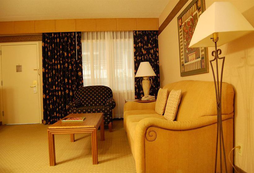 Brookfield Suites Hotel & Convention Center  | Brookfield | Wisconsin | United States 1