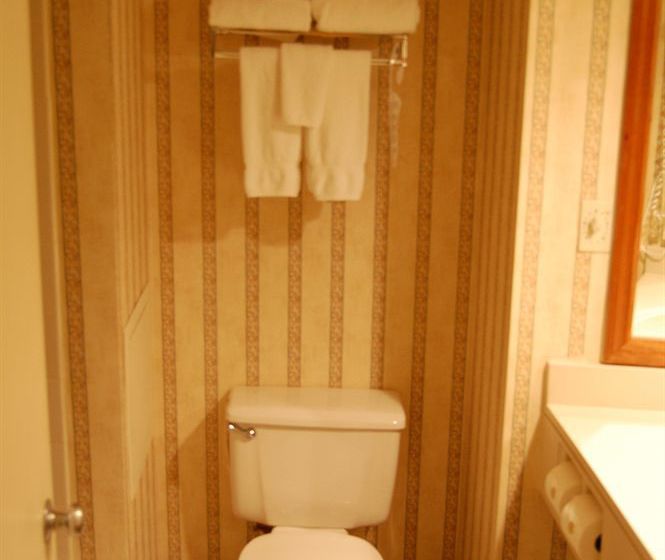 Brookfield Suites Hotel & Convention Center  | Brookfield | Wisconsin | United States 2