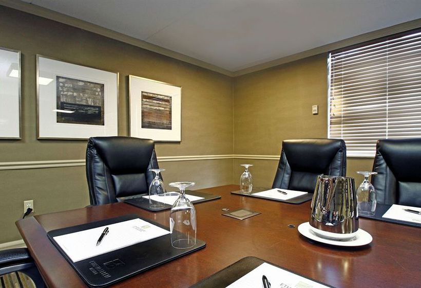 Hotel Ethan Allen Inn 