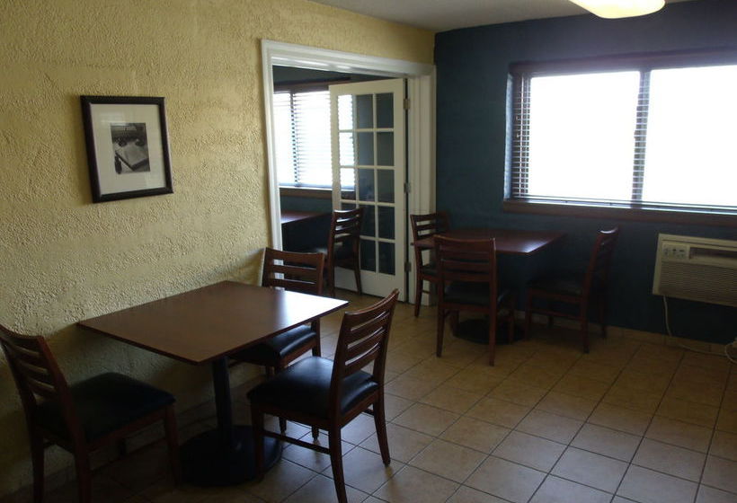 Hotel Travelodge Davenport  | Davenport | Iowa | United States 14