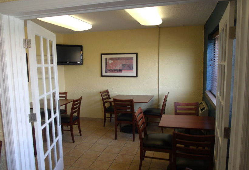 Hotel Travelodge Davenport  | Davenport | Iowa | United States 15