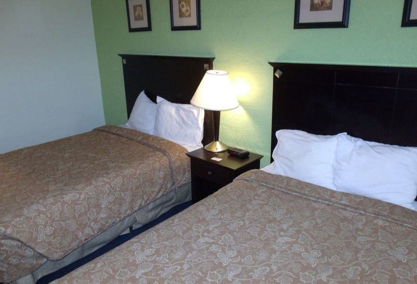 Hotel Travelodge Davenport  | Davenport | Iowa | United States 8