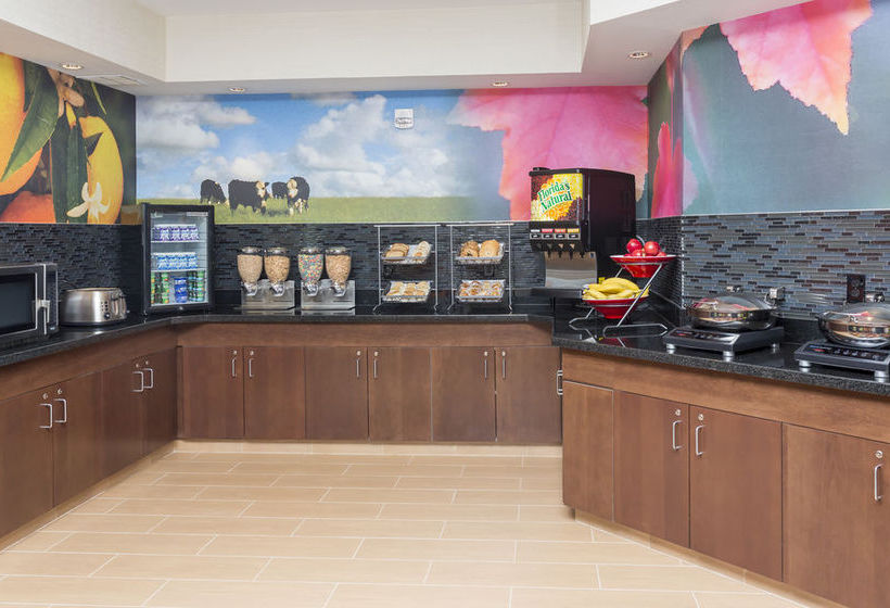 Hotel Fairfield Inn by Marriott Victoria 