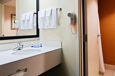 Hotel Fairfield Inn & Suites Charlotte Arrowood  | Charlotte | North Carolina | United States 8