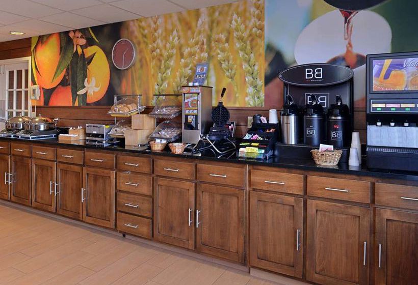 Hotel Fairfield Inn & Suites Dayton Troy   | Troy | Ohio | United States 9