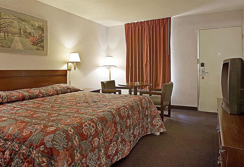 Hotel Americas Best Value Inn & Suites-Knoxville  | Knoxville | Tennessee | United States 2