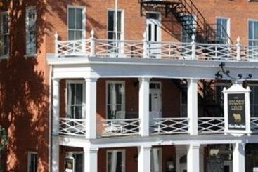 Hotel The Golden Lamb 