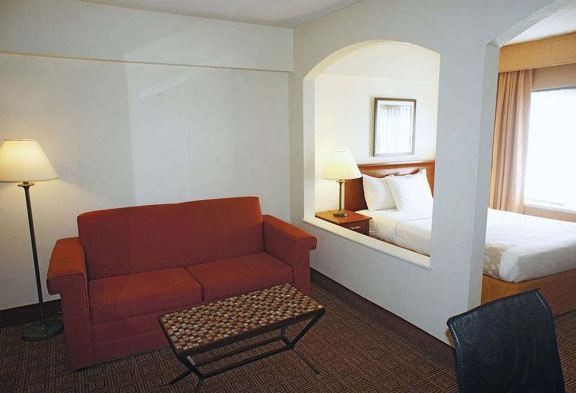 La Quinta Inn & Suites New Haven  | New Haven | Connecticut | United States 11