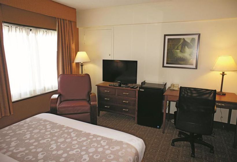 La Quinta Inn & Suites New Haven  | New Haven | Connecticut | United States 12