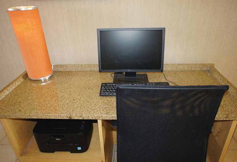 La Quinta Inn & Suites New Haven  | New Haven | Connecticut | United States 4