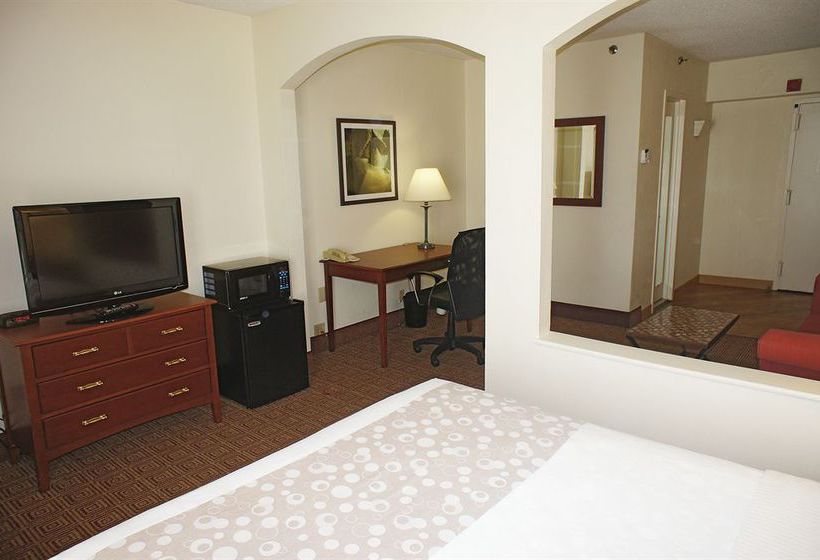 La Quinta Inn & Suites New Haven  | New Haven | Connecticut | United States 8