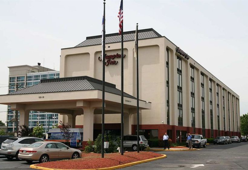 Hotel Hampton Inn Newark Airport 