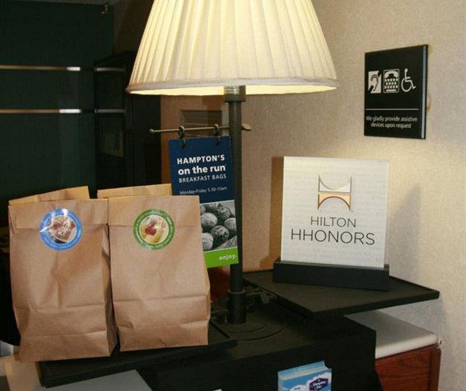 Hotel Hampton Inn Ames  | Ames | Iowa | United States 19