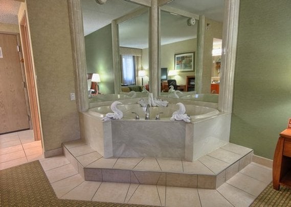 Hotel Comfort Inn Near Greenfield Village  | Dearborn | Michigan | United States 10