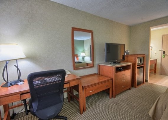 Hotel Comfort Inn Near Greenfield Village  | Dearborn | Michigan | United States 17