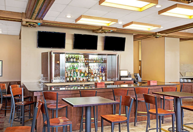 Hotel Baymont Inn & Suites Houston- Sam Houston Parkway  | Houston | Texas | United States 10