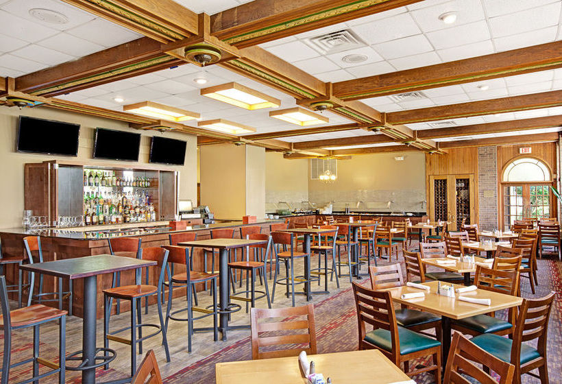 Hotel Baymont Inn & Suites Houston- Sam Houston Parkway  | Houston | Texas | United States 11