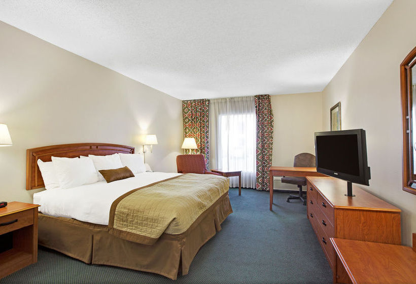 Hotel Baymont Inn & Suites Houston- Sam Houston Parkway  | Houston | Texas | United States 6