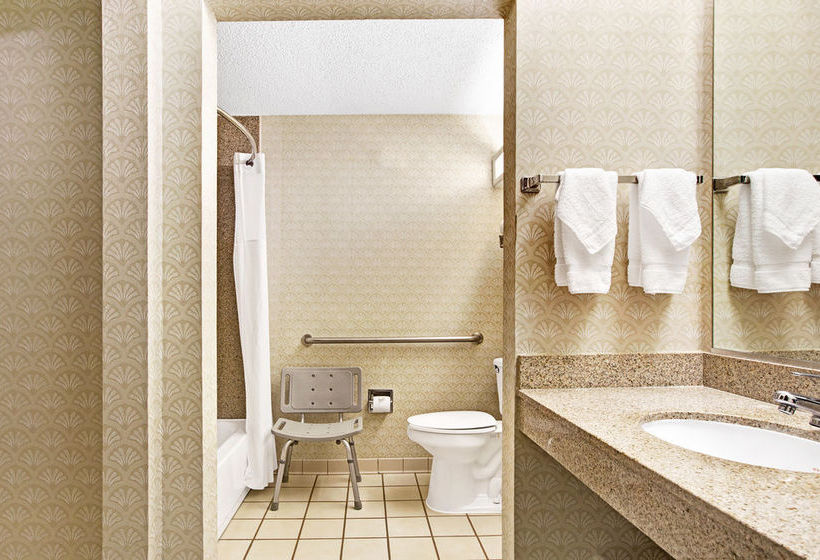 Hotel Baymont Inn & Suites Houston- Sam Houston Parkway  | Houston | Texas | United States 8