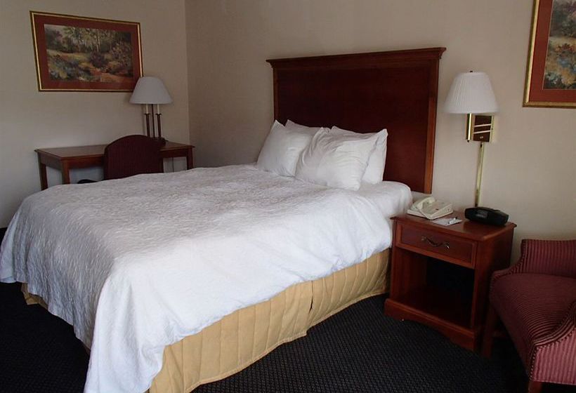 Hotel Hampton Inn Lynchburg  | Lynchburg | Virginia | United States 2