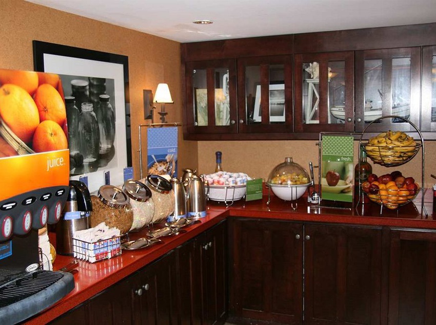 Hotel Hampton Inn Portsmouth  | Portsmouth | New Hampshire | United States 13