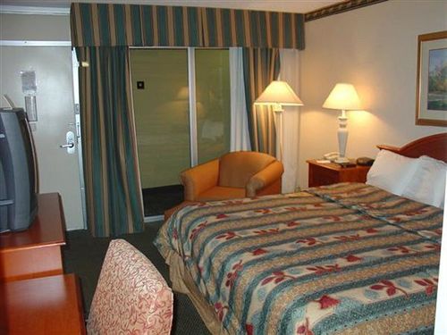 Hotel Garden  | Anderson | Indiana | United States 3