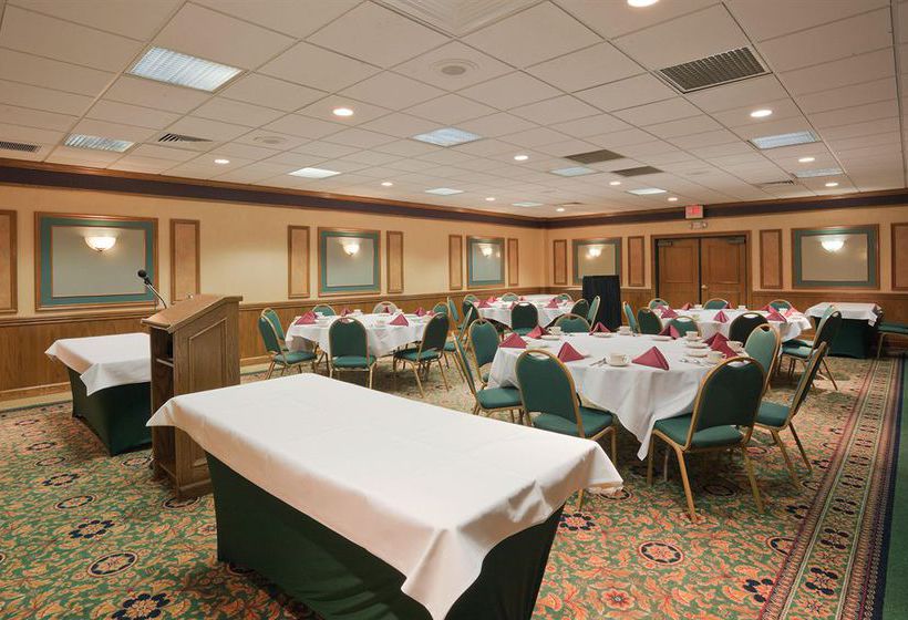 Hotel Holiday Inn Express Perrysburg (I-75)  | Perrysburg | Ohio | United States 15