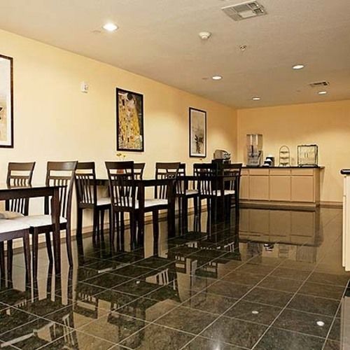 Hotel Super 8 Tomball  | Tomball | Texas | United States 12