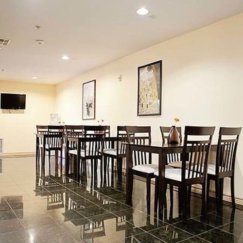 Hotel Super 8 Tomball  | Tomball | Texas | United States 9