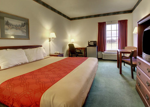 Hotel Broadbent Inn & Suites  | Cadiz | Kentucky | United States 9