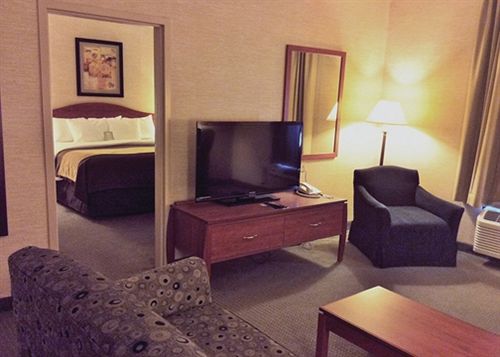 Hotel Comfort Inn & Suites Benton  | Benton | Kentucky | United States 11