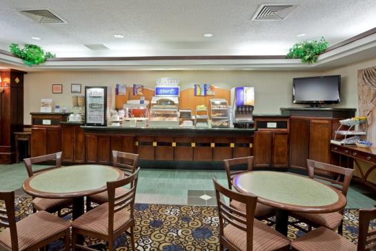 Hotel Holiday Inn Express Dodge City  | Dodge City | Kansas | Estados Unidos 3