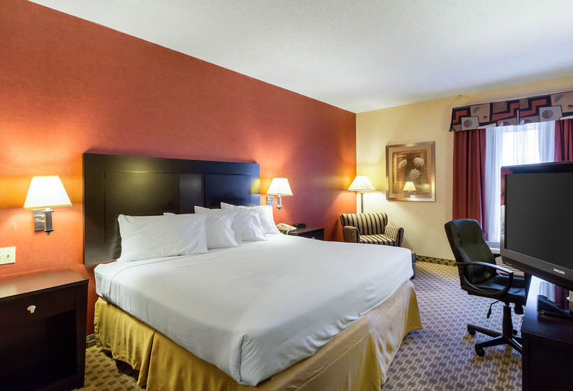 Hotel Quality Inn & Suites Oakwood Village 