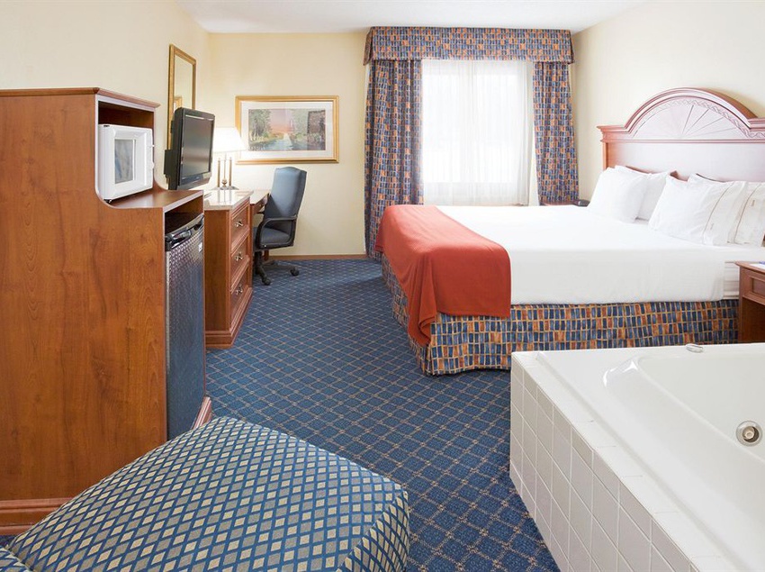 Hotel Holiday Inn Express Bemidji 	  | Bemidji | Minnesota | United States 13
