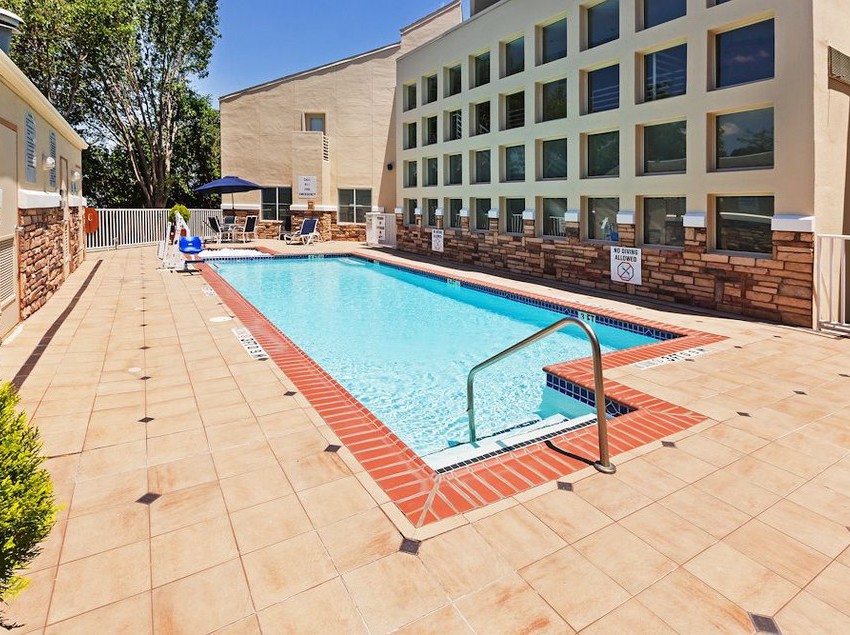 Hotel Holiday Inn Express Arlington (Six Flags Area)  | Arlington | Texas | United States 10